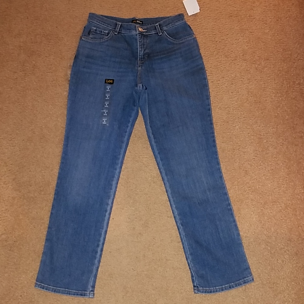 NWTS LEES DENIM JEANS SIZE 4.